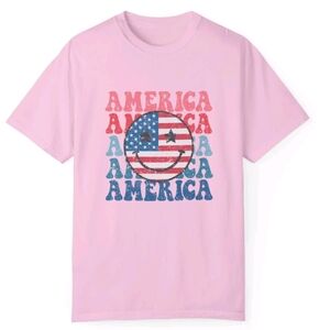 NWT Patriotic Smiley Tshirt M
